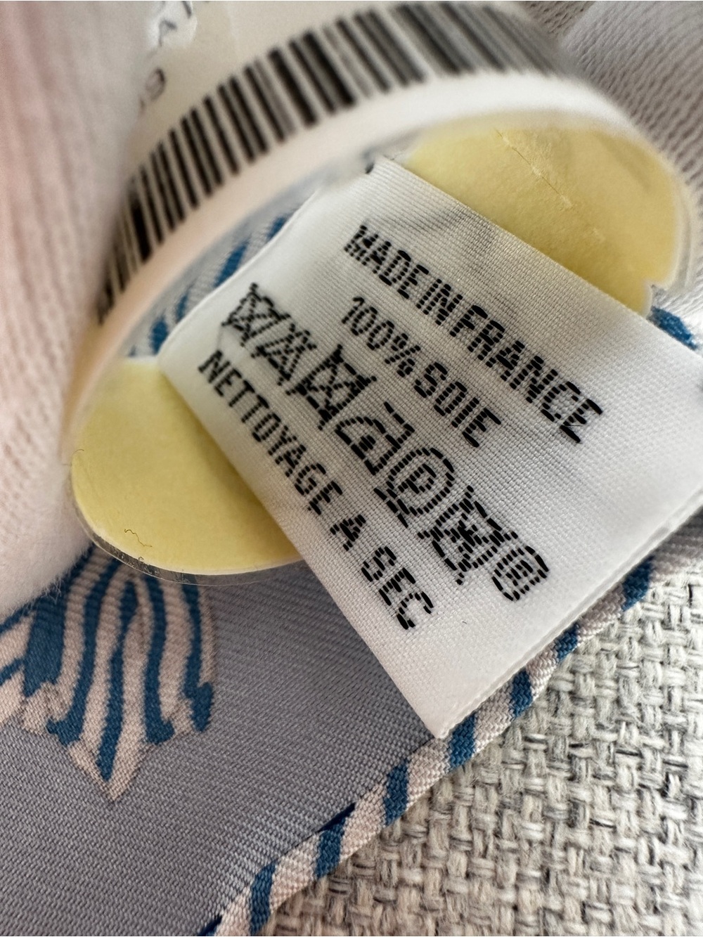 Hermes Les Becanes scarf 45 - Picture 7 of 7